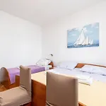 By The Sea - 8221 Appartement