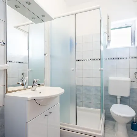 Apartament By The Sea - 8221 *