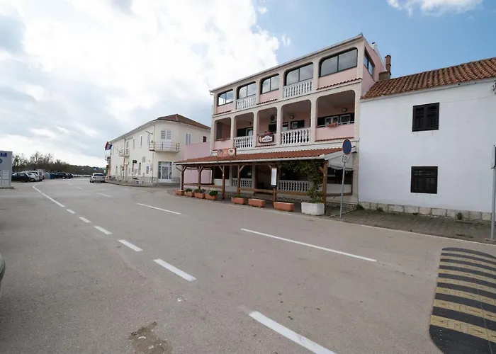 By The Sea - 8221 Apartman