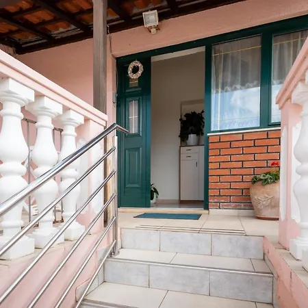 Apartment Apartments By The Sea Pasman - 8221