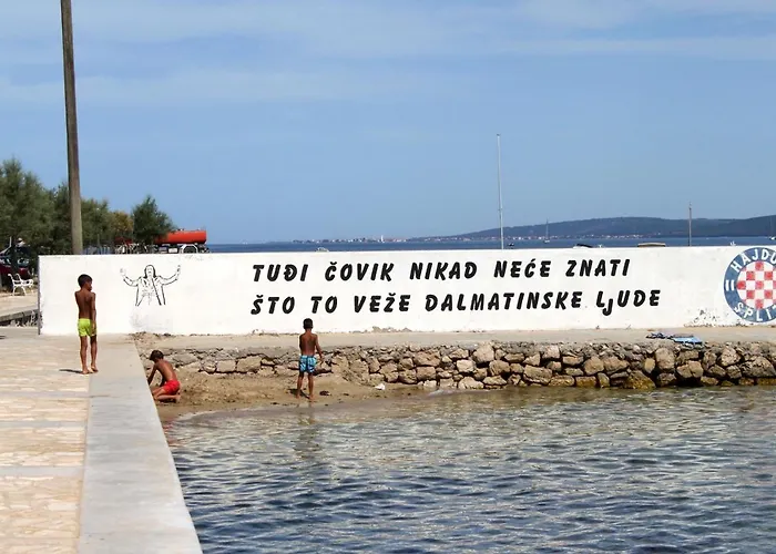 Διαμέρισμα By The Sea - 8221