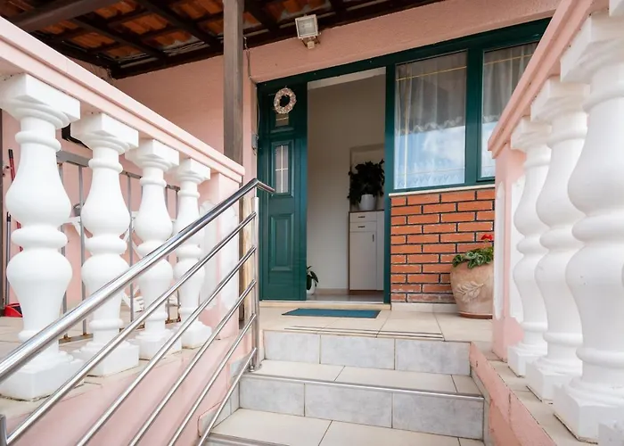 Διαμέρισμα By The Sea - 8221