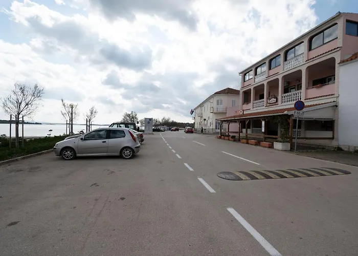 Διαμέρισμα By The Sea - 8221 Pašman